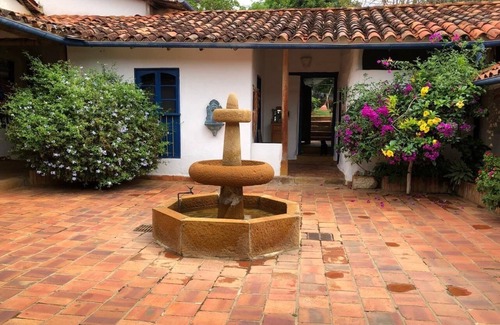 Barichara House | Exceptional House: Stylish, spacious, Central, Steps from Plaza and Restaurants