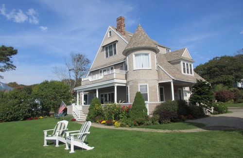 Kennebunk House | Exceptional Oceanfront House With Private Beach & Backyard