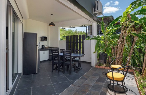 Petit-Canal Apartment | Exceptional panorama over the sugarcane fields and the hills of Basse-Terre