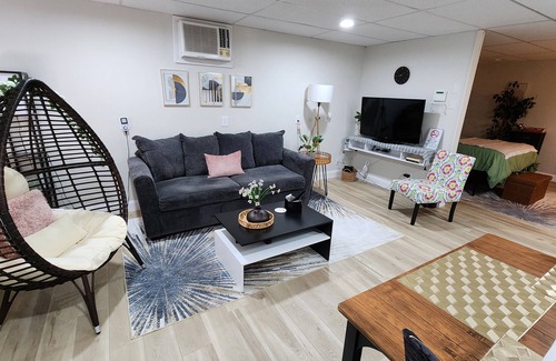 Huntington Apartment | Exceptionally clean, safe, private side by side duplex 3 minutes to stadium