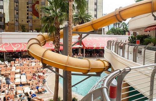 Downtown Las Vegas Hotel | Exciting Entertainment Right On-site! 2 Pools, Shopping!