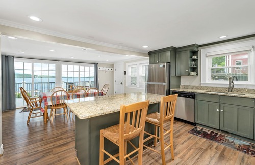 Weirs Beach House | π Exciting Lakefront Getaway Awaits β Your Ultimate Vacation Experience! π‘π