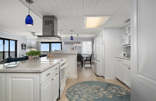 North Ocean City Condo | EXCLUSIVE 100-ft Oceanfront Balcony - 3 Bed/2.5 Bath End-Unit Condo @ Sea Watch