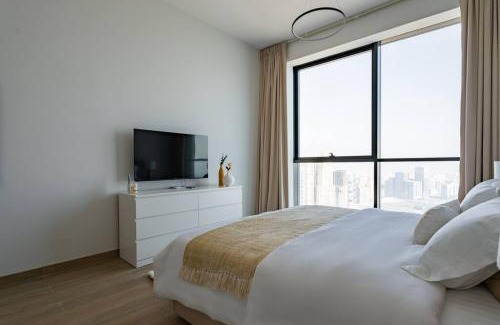 Al Majaz Apartment | Exclusive 2BR beach view APT