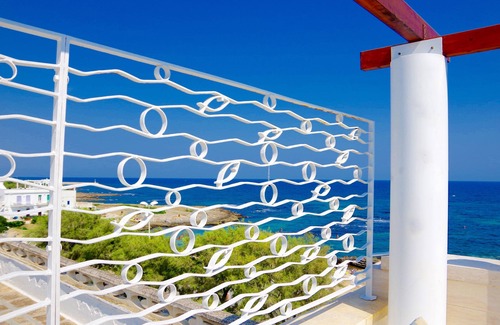 Villanova Apartment | Exclusive and charming penthouse just 20 meters from the sea, 4 persons