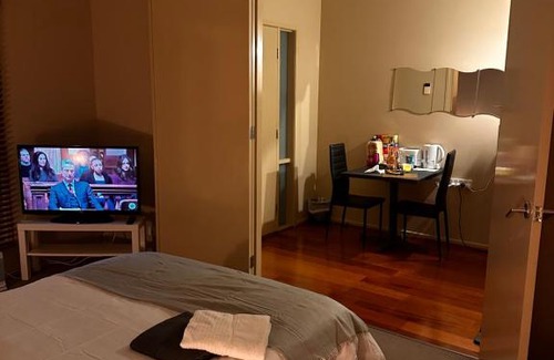 Sandhurst House | Exclusive B and B room