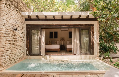 Zona Hotelera House | Exclusive Beachfront Villa with 4 Bedrooms