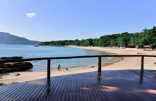 Veloso Condo | Exclusive Bungalow with Hot Tub and Sea View