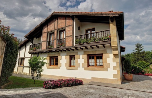 Somo House | EXCLUSIVE DETACHED HOUSE IN PRIVATE URBANIZATION 5 MIN FROM THE BEACH