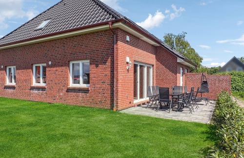 Hage House | Exclusive, modern new-build semi-detached house with garden for up to 8 people