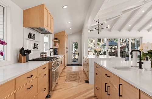 Olympus Cove Villa | Exclusive Resort Escape: Heated Pool, Spa & Pickleball by RedAwning