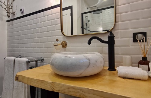 Boiscommun Bed & Breakfast | Exclusive Retreat in a Historic Railway Station near Orléans Forest