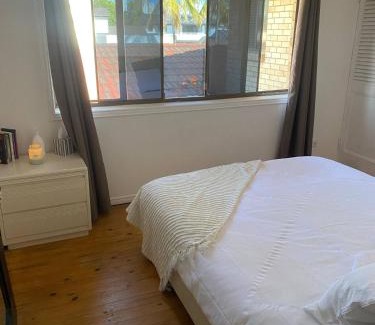 Surfers Paradise House | Exclusive Room 5 minute walk to GC500 start line