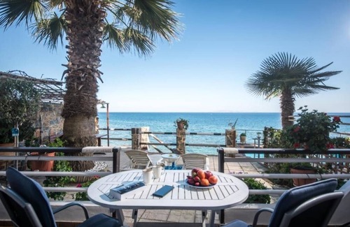 Linoperamata Apartment | Exclusive Seaside Retreat : Apartment with sea view