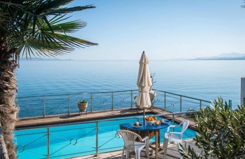 Linoperamata Apartment | Exclusive Seaside Retreat : Apartment with sea view