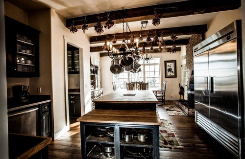 Jefferson House | Exclusive Use Resort and Event Space - SUMMER SPECIALS! CHRISTMAS SPECIAL!