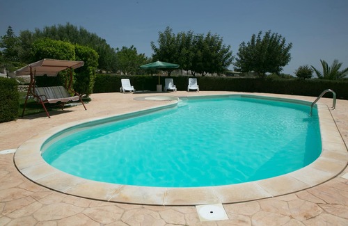 Modica House | Exclusive villa for 4 to 8 persons with pool. 4 bedrooms. 3 bathrooms