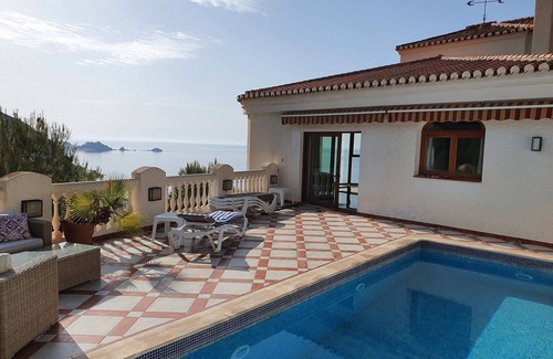 Almunecar Villa | Exclusive villa with private pool and gym
