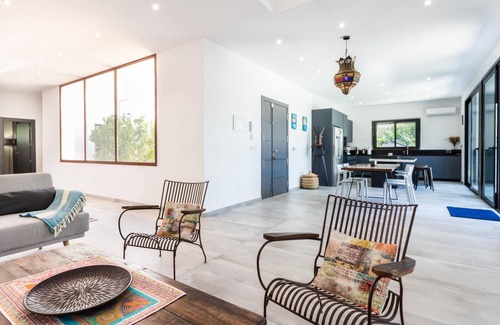 Melegis Villa | Exclusive Villa with garden and pool