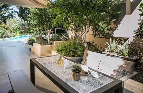 Argostoli Town Villa | Exclusive Villa with detached family room 70m from the sea