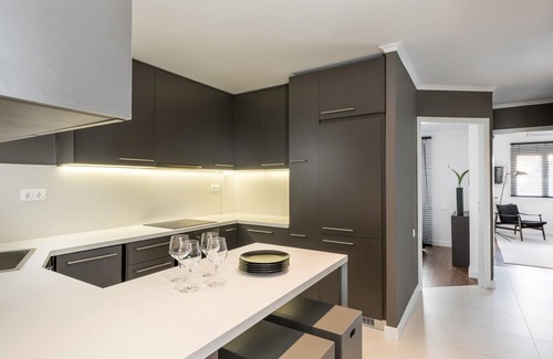 Plaka Apartment | Executive 2 bdr Suite in Plaka - Acropolis View
