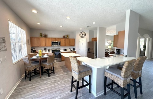 West Haven Villa | Executive 5 Bed 4 Bath Villa - South Facing Pool & Spa only 15 mins from Disney