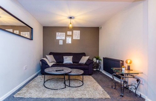 Newcastle-upon-Tyne House | ◑Executive 5 Bed House ◑Ensuite ◑Parking ◑Garden