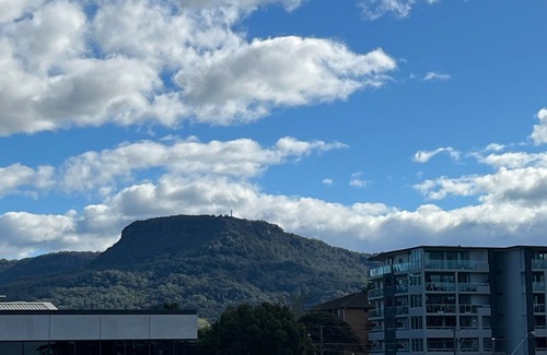 Wollongong CBD Apartment | Executive Beach pad