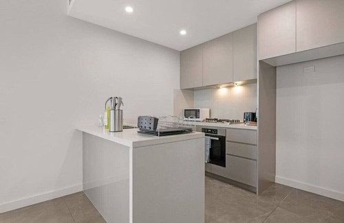Macquarie Park Apartment | Executive Family Suite in Heart of Macquarie Park