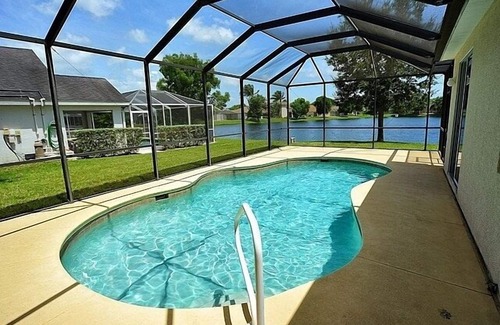 Beachwalk Isles Villa | Executive Villa With Pool And Lakeside Position Within Exclusive Gated Community