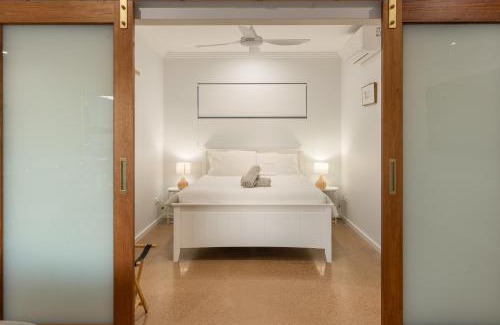 Exmouth House | Exmouth Retreat - 3x3 on the canals