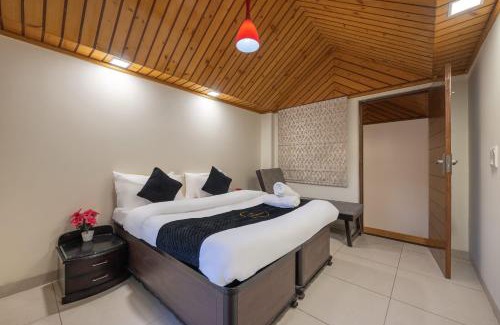 Kuthar Villa | Exotic Stays I The Summer House Kasauli I Serviced Villa I 4 Bedroom Villa l Party & Music I Sky Bonfire I Kasauli