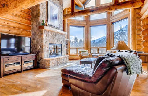The Reserve House | Expansive Home in The Reserve w/Mountain Views, 2 Decks, & Private Hot Tub