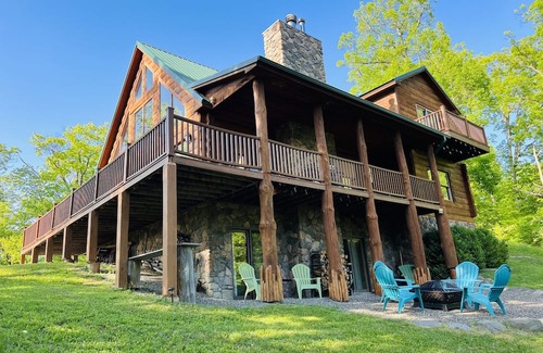 Athens House | Expansive Lake House/Private Dock/Stunning Views/Family & Pet Friendly