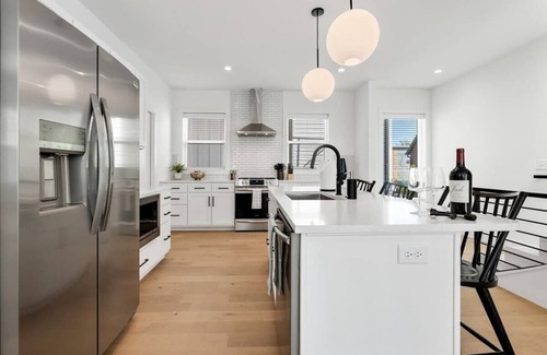 Downtown House | Expedition - Arts District - Garage - 0.5 mi DT