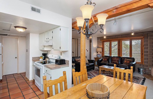 Northeast Santa Fe Hotel | Experience Authentic Santa Fe Living - Walk to Historic Downtown, Kiva Fireplace