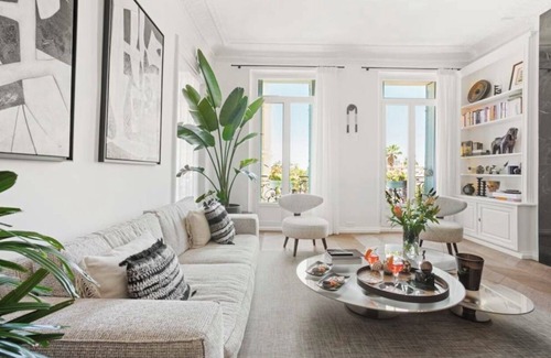 Hyeres City Centre Apartment | Experience Hyères on foot from this beautiful, central apartment.