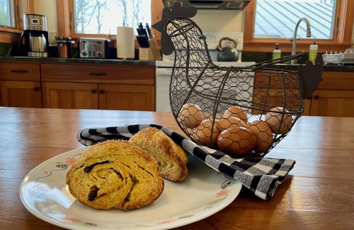 Hartland Four Corners House | Experience life on a Vermont Farm in a Beautiful Modern Cabin - Stunning Views!