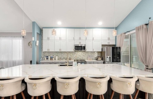 Villa Vista House | Experience luxury at its finest. Spacious 4 bed 3 bath estate in South Mountain