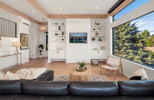 Crown Hill House | Experience Luxury Living: Spacious, Modern Home & Top-Notch Amenities!