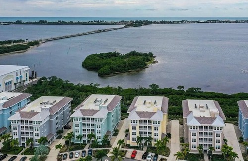 Whitney Beach Condo | Experience "Seven Winds" at Margaritaville Resort!
