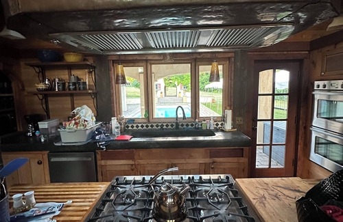 Westford House | Experience Tranquility and Charm at the Perfect Getaway above Gatehouse Winery!