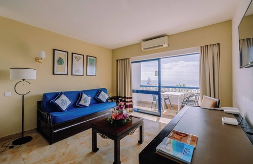Oura Hotel | Explore Albufeira Marina! Four Spacious 1BR with Full Kitchens, Ocean View!