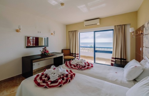 Oura Hotel | Explore Albufeira Marina! Four Spacious 1BR with Full Kitchens, Ocean View!