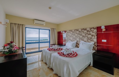 Oura Hotel | Explore Albufeira Marina! Four Spacious 1BR with Full Kitchens, Ocean View!