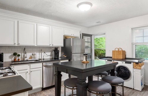 College Heights House | Explore Decatur from a Warm 2BR Bungalow with Outdoor Firepit | Walking Distance to Food + Drinks