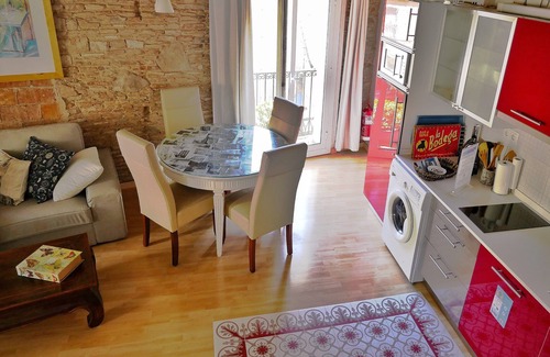 La Ribera Apartment | Explore Old Barcelona from a Loft-Style Studio