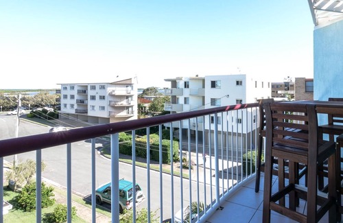 Golden Beach Apartment | Explorer Cove Unit 6, 31 Kennedy Pde