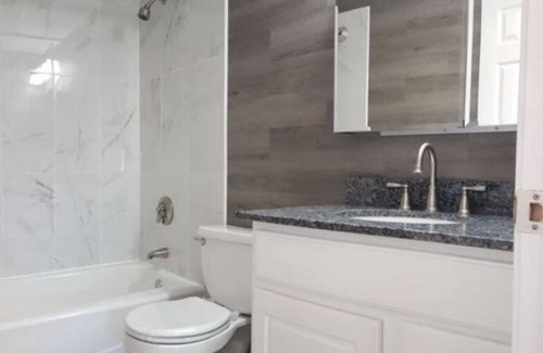 Manchester Apartment | Exquisite 2 Bedroom apartment - Manchester NH
