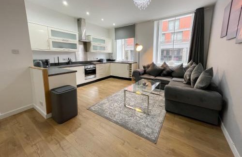 City Centre Glasgow Apartment | Exquisite 2BR Flat near Central Train Station